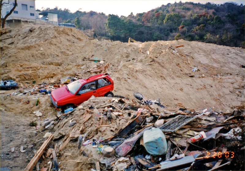 1995年2月3日 仁川百合野町地すべり現場