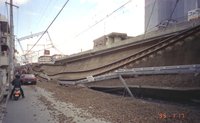 1995年1月17日 阪急神戸線の高架落下場所　