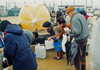 1995年1月18日 甲陵中学校　給水行列